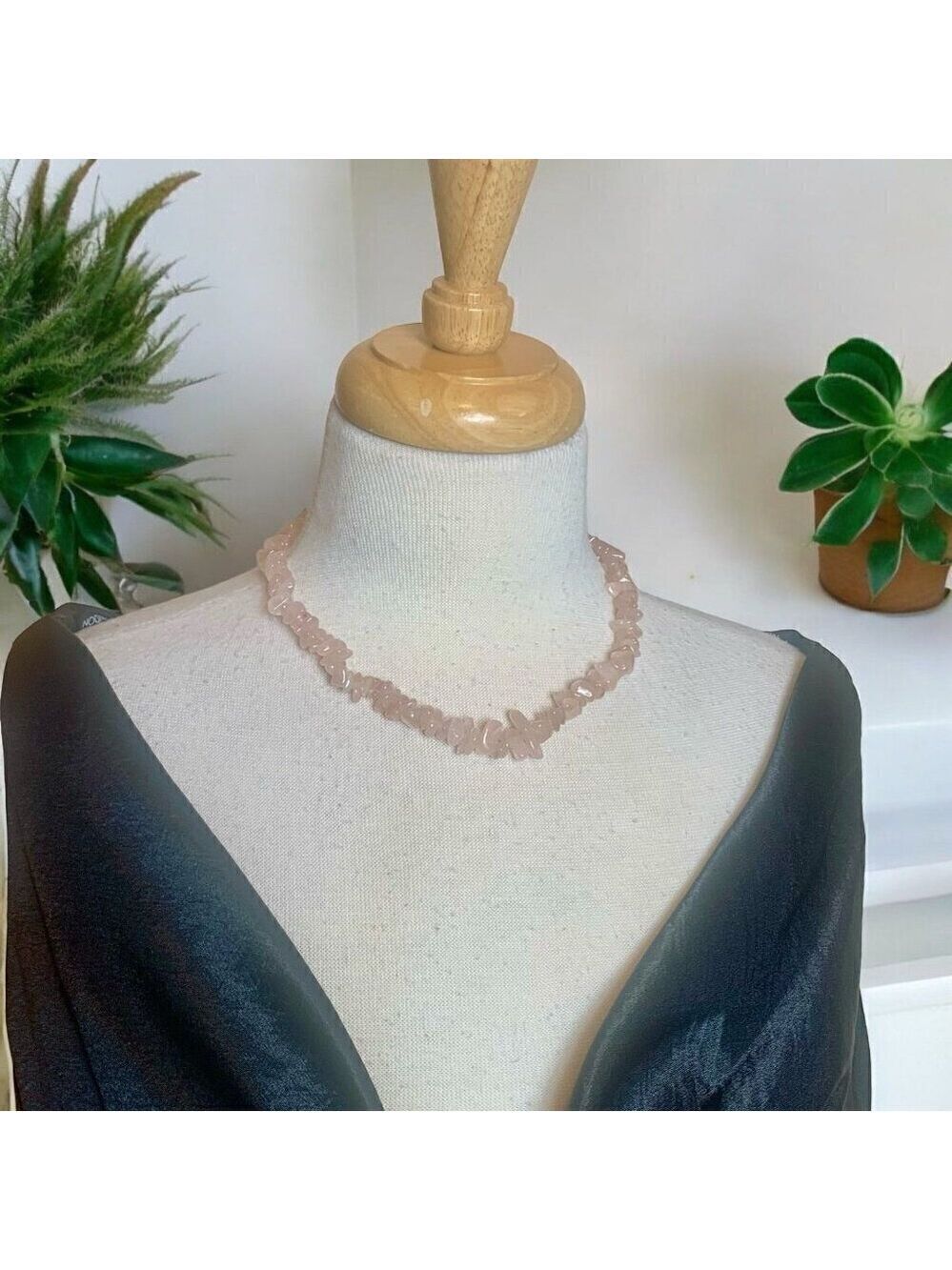 Vintage 70s Rose Quartz Crystal Chip Necklace 18 Inch